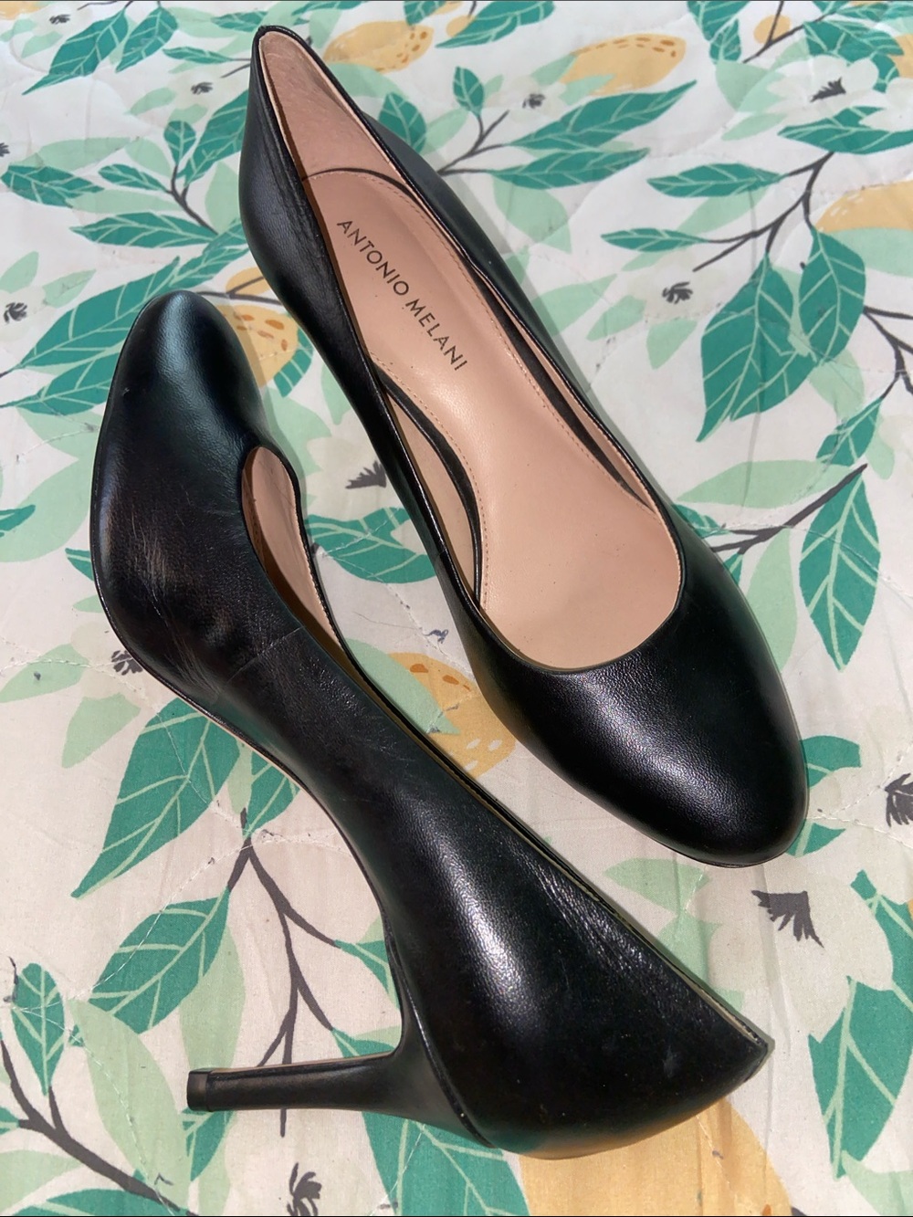 CLASSIC BLACK PUMPS ANTONIO MELANI Genuine Leather EUC Heels